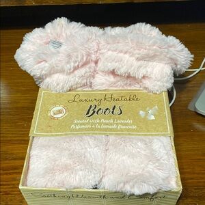 Intelex pink luxury beatable boots slippers size 6-10